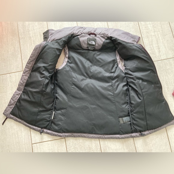 The NorthFace Womens Down Vest - Picture 2 of 5